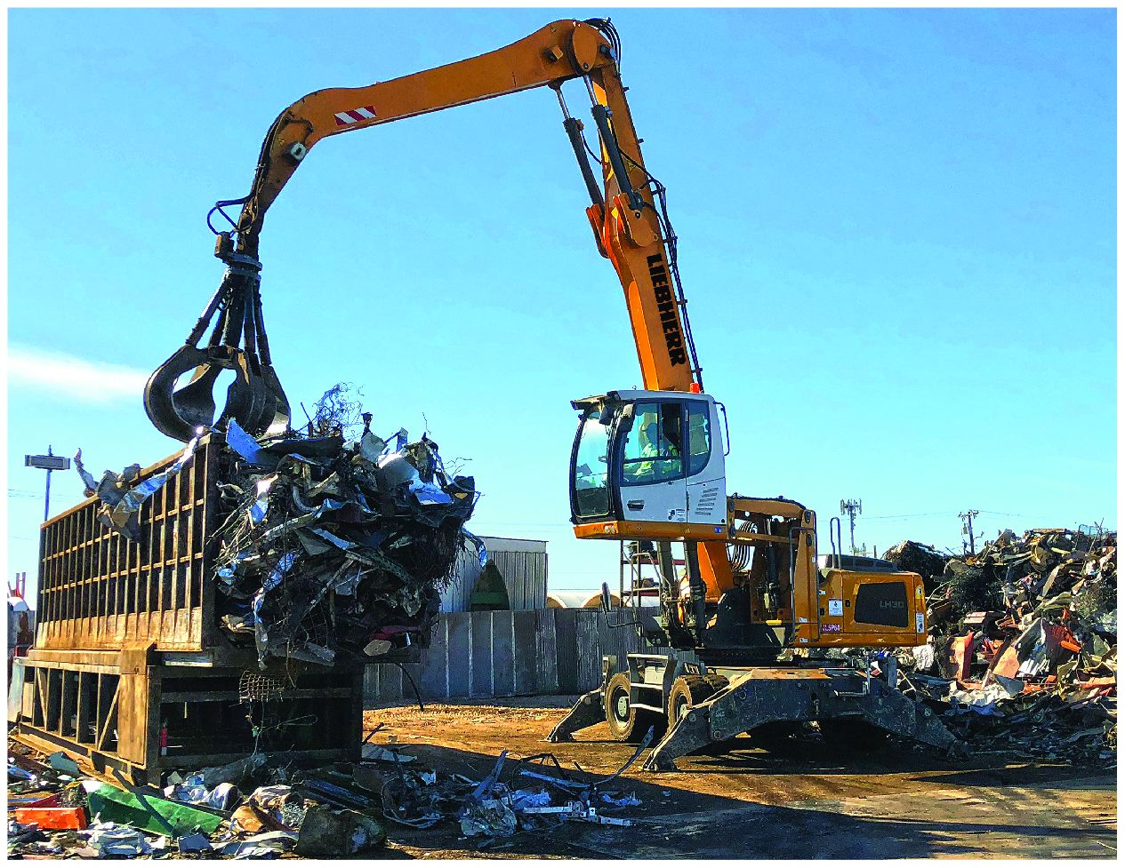 Excavators, wheel loaders, Scrap and recycling, demolition, and green waste equipment for rent